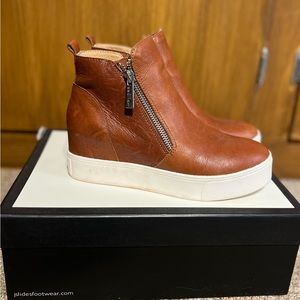 J/Slides Sky leather zipper bootie. Cognac. 6 1/2.